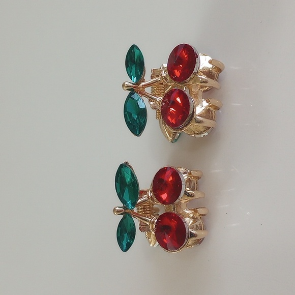 Bundle Of Jewelry & Accessory - Picture 6 of 6